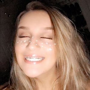 Meet your Posher, Brooke